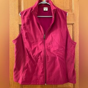 Womens 1X Columbia vest for out or inside - fuchsia.
